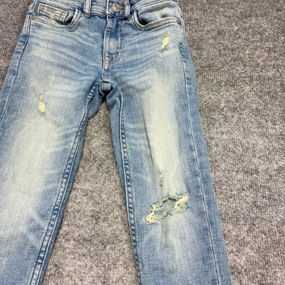 ZARA Jeans Kids Sz.6/7‎ Straight Leg Distressed Light Wash Denim Pants
